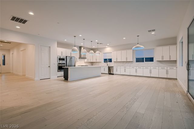 7411 Rosenberger Street, Las Vegas, NV 89166