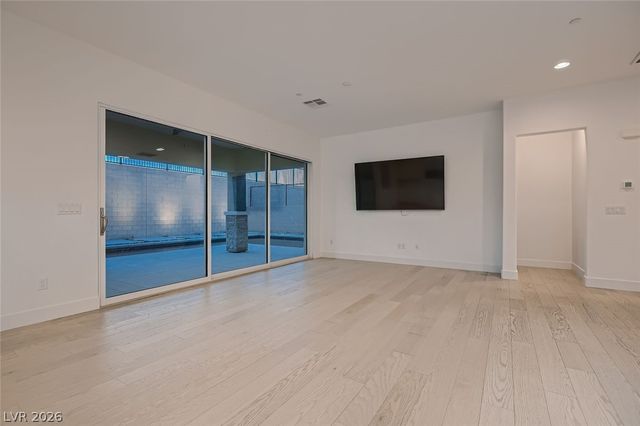 7411 Rosenberger Street, Las Vegas, NV 89166