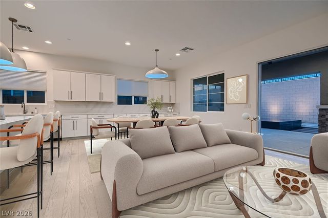 7411 Rosenberger Street, Las Vegas, NV 89166