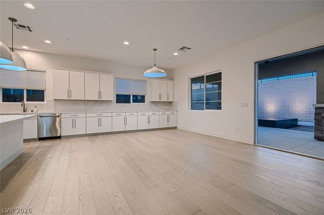 7411 Rosenberger Street, Las Vegas, NV 89166