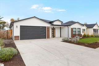 429 Arrowhead Trail, Eagle Point, OR 97524