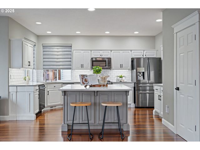 15541 Sw 144TH Ter, Portland, OR 97224