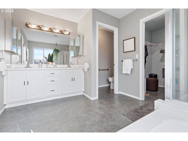 15541 Sw 144TH Ter, Portland, OR 97224