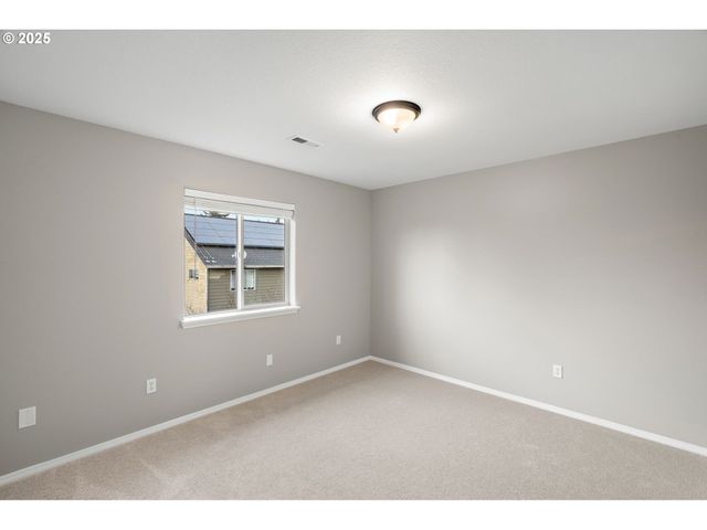 15541 Sw 144TH Ter, Portland, OR 97224