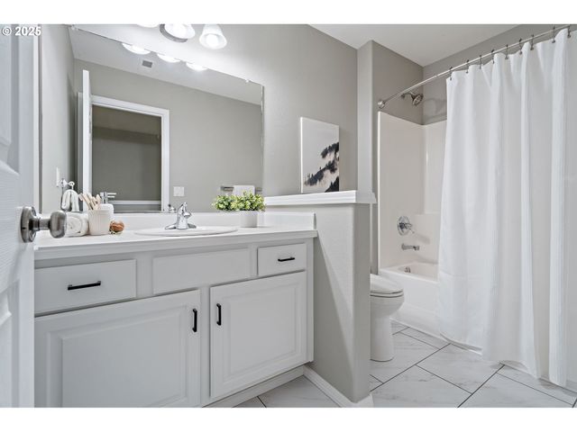 15541 Sw 144TH Ter, Portland, OR 97224