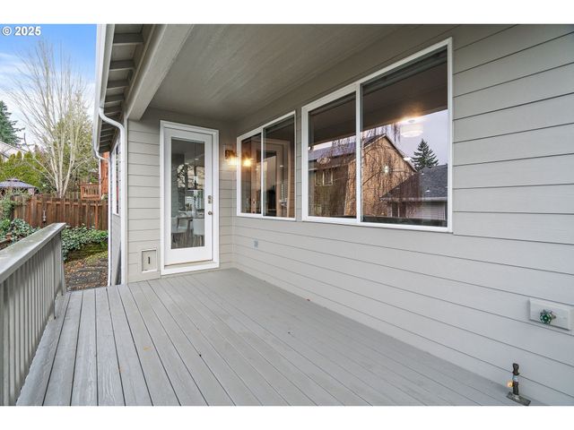 15541 Sw 144TH Ter, Portland, OR 97224