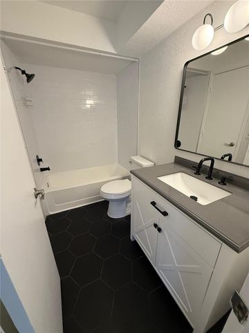 5160 CONROY ROAD 21, Orlando, FL 32811