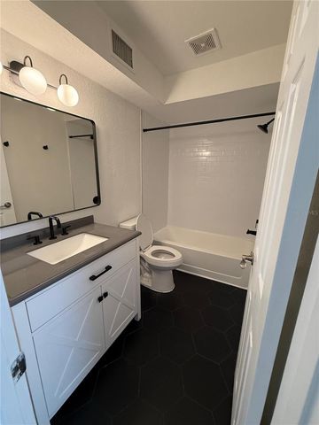 5160 CONROY ROAD 21, Orlando, FL 32811