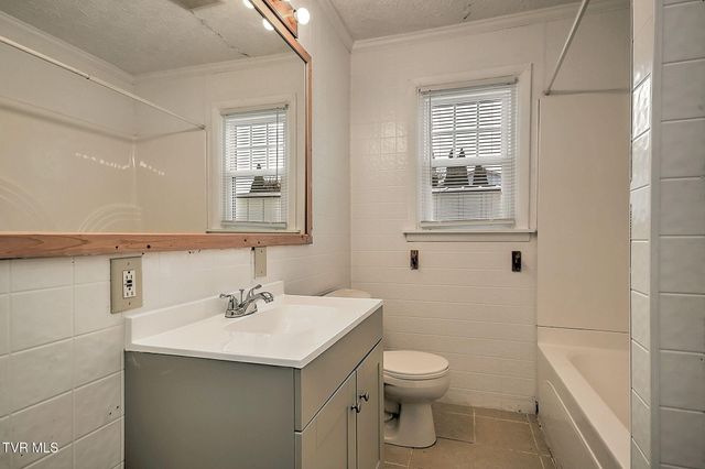 1408 West College Street, Jonesborough, TN 37659