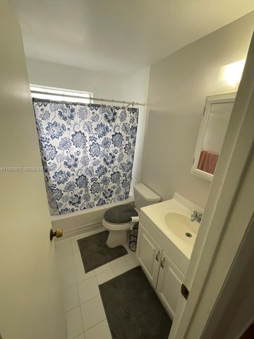 10357 N Kendall Dr DD8, Miami, FL 33176