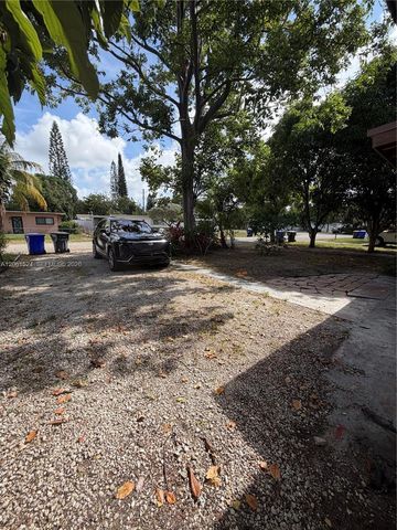 6110 Monroe Street, Hollywood, FL 33023