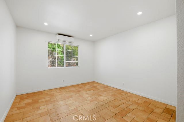 2285 Lausanne Drive, Wrightwood, CA 92397