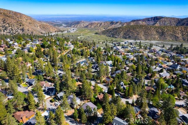 2285 Lausanne Drive, Wrightwood, CA 92397