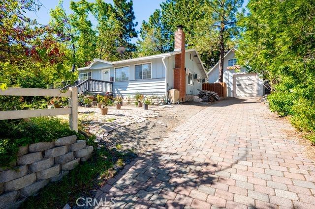 2285 Lausanne Drive, Wrightwood, CA 92397