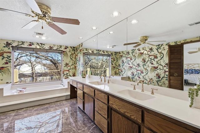 2904 Arrowhead Drive, Edmond, OK 73013