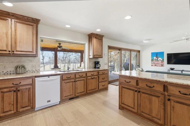 2904 Arrowhead Drive, Edmond, OK 73013