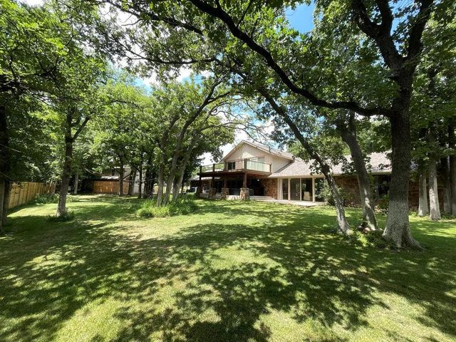 2904 Arrowhead Drive, Edmond, OK 73013