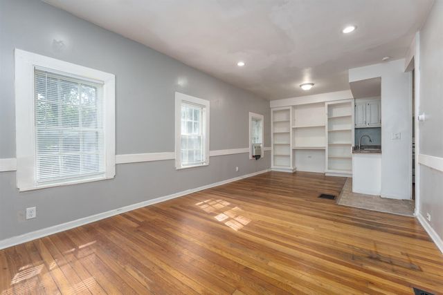 617 Wheaton Avenue, Kalamazoo, MI 49008