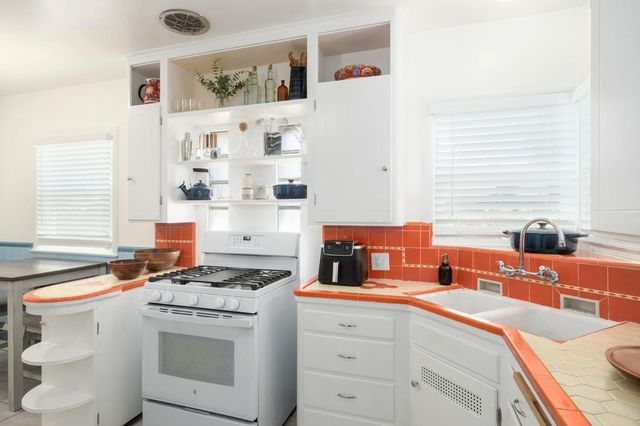 93 E Andrews Avenue, Fresno, CA 93704