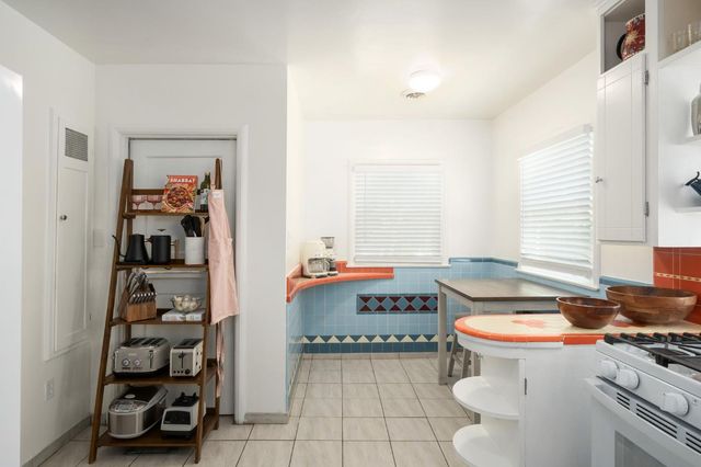 93 E Andrews Avenue, Fresno, CA 93704