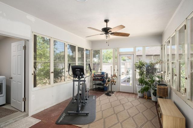 93 E Andrews Avenue, Fresno, CA 93704