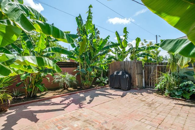 93 E Andrews Avenue, Fresno, CA 93704