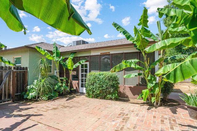 93 E Andrews Avenue, Fresno, CA 93704
