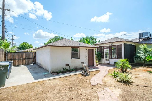 93 E Andrews Avenue, Fresno, CA 93704