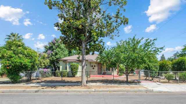 93 E Andrews Avenue, Fresno, CA 93704