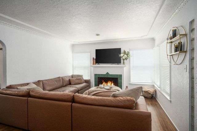 93 E Andrews Avenue, Fresno, CA 93704