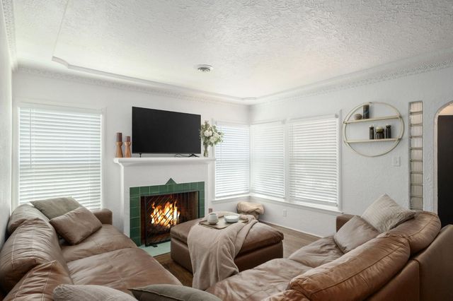 93 E Andrews Avenue, Fresno, CA 93704