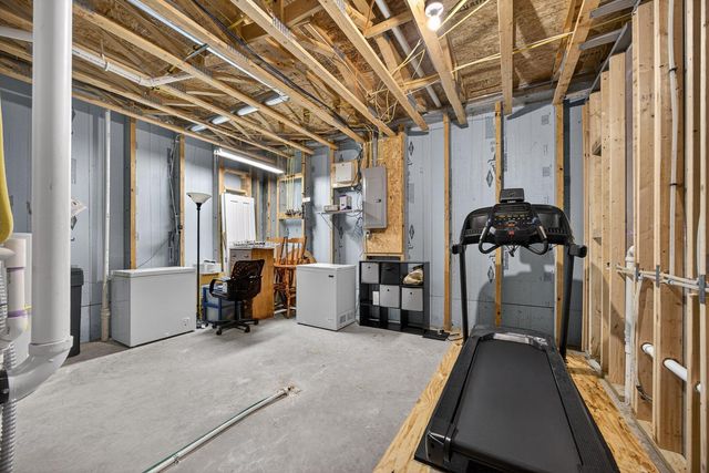 1948 Hadley Creek Drive NE, Rochester, MN 55906