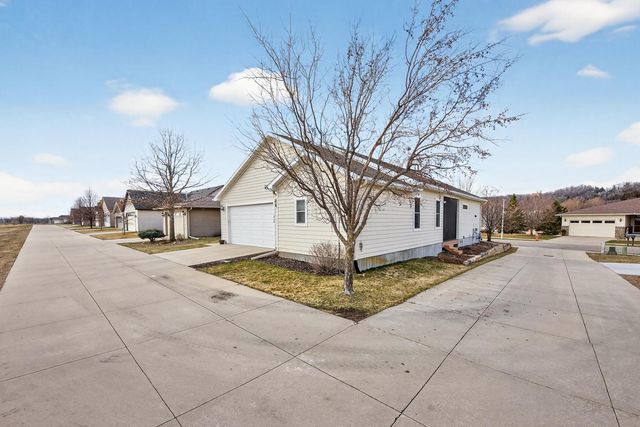 1948 Hadley Creek Drive NE, Rochester, MN 55906