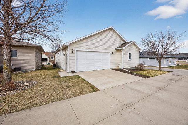 1948 Hadley Creek Drive NE, Rochester, MN 55906