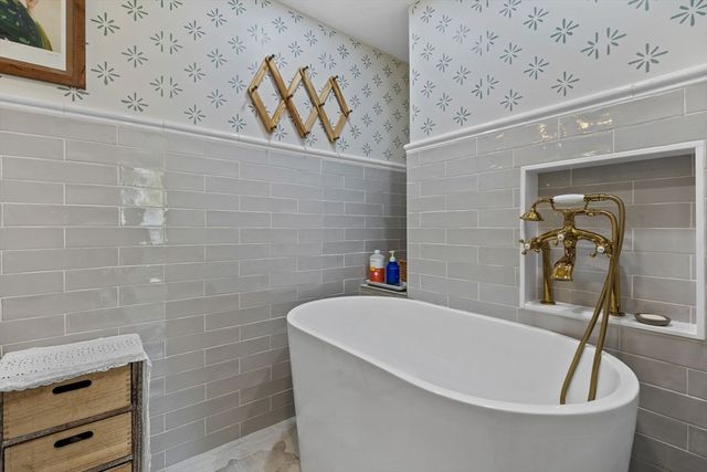 72 Butler Street 2, Salem, MA 01970