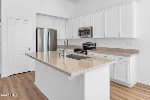 21843 N 51ST Street, Phoenix, AZ 85054