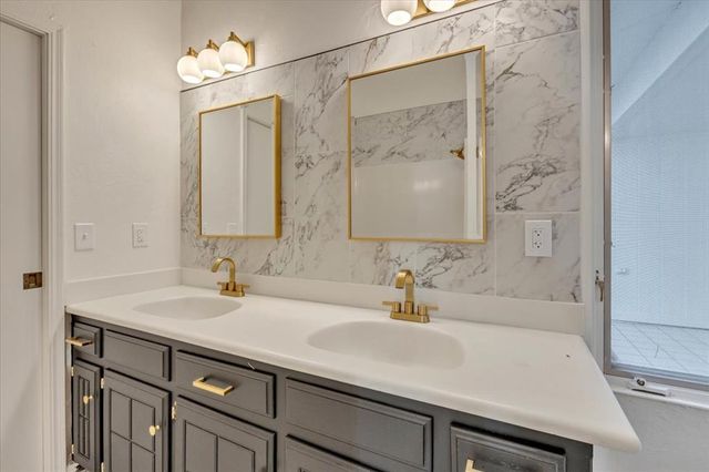 10316 Bonnycastle Drive, Yukon, OK 73099