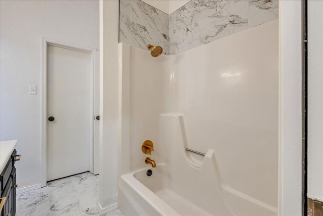 10316 Bonnycastle Drive, Yukon, OK 73099