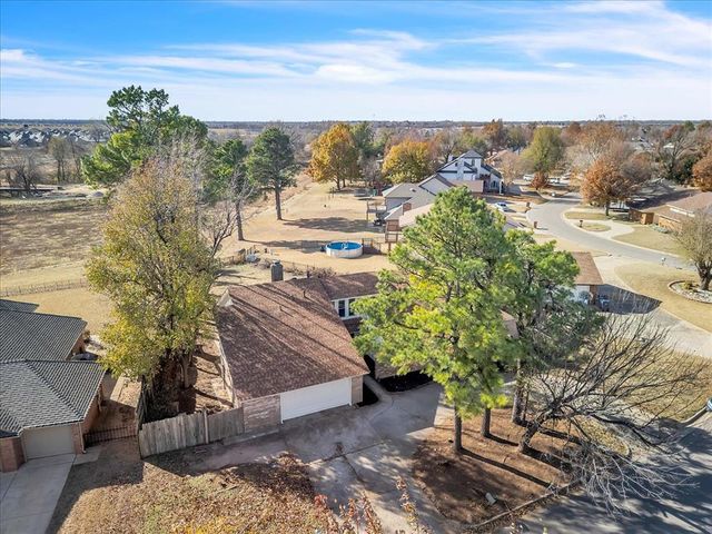 10316 Bonnycastle Drive, Yukon, OK 73099