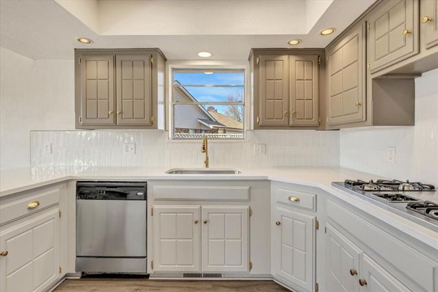 10316 Bonnycastle Drive, Yukon, OK 73099