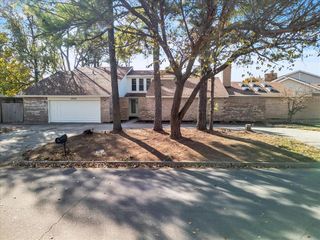 10316 Bonnycastle Drive, Yukon, OK 73099