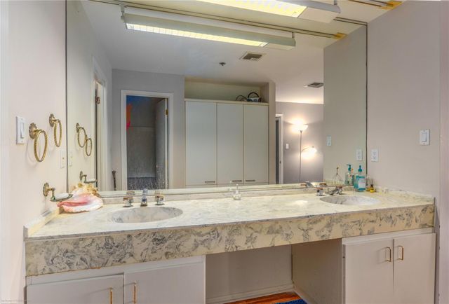 40 N Interstate 35 Highway 6C1, Austin, TX 78701