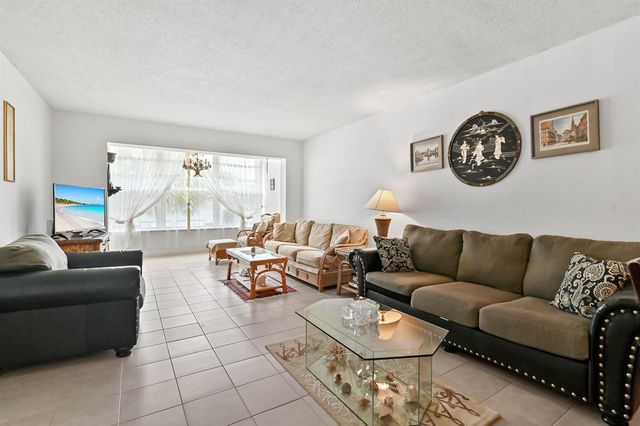 2860 SW 22nd Avenue 4040, Delray Beach, FL 33445