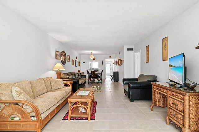 2860 SW 22nd Avenue 4040, Delray Beach, FL 33445