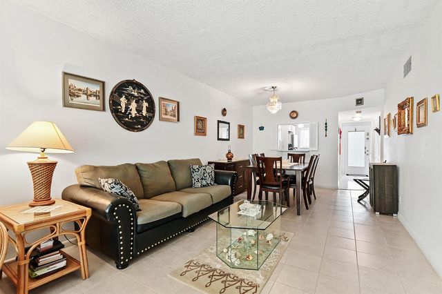 2860 SW 22nd Avenue 4040, Delray Beach, FL 33445