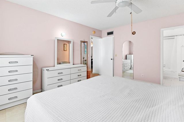 2860 SW 22nd Avenue 4040, Delray Beach, FL 33445