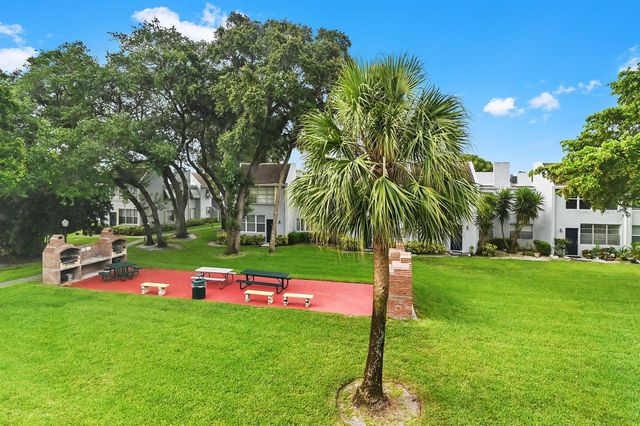 2860 SW 22nd Avenue 4040, Delray Beach, FL 33445