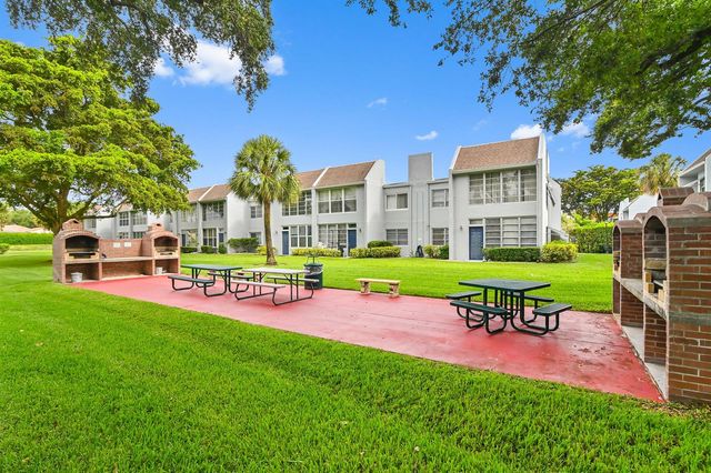 2860 SW 22nd Avenue 4040, Delray Beach, FL 33445