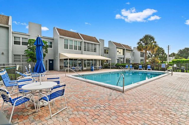 2860 SW 22nd Avenue 4040, Delray Beach, FL 33445