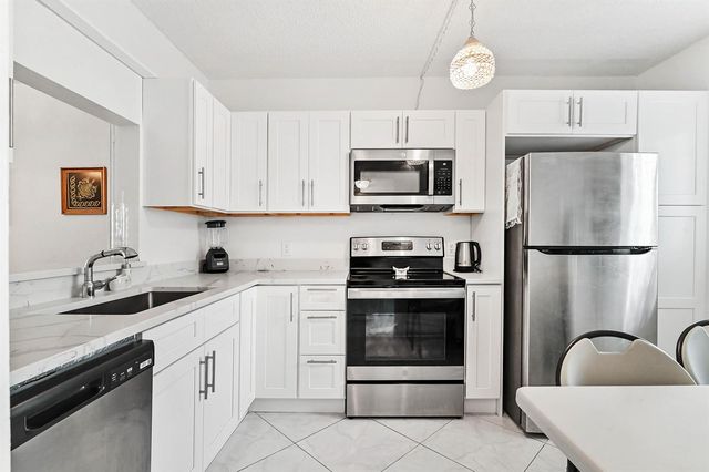 2860 SW 22nd Avenue 4040, Delray Beach, FL 33445
